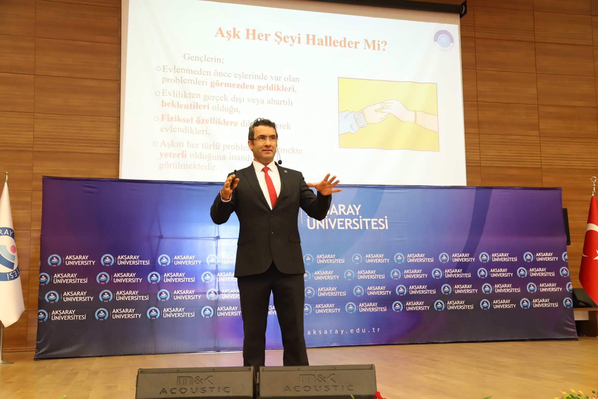 Aile kurumunun devamlılığı için  çiftler karşılıklı fedakârlık göstermeli